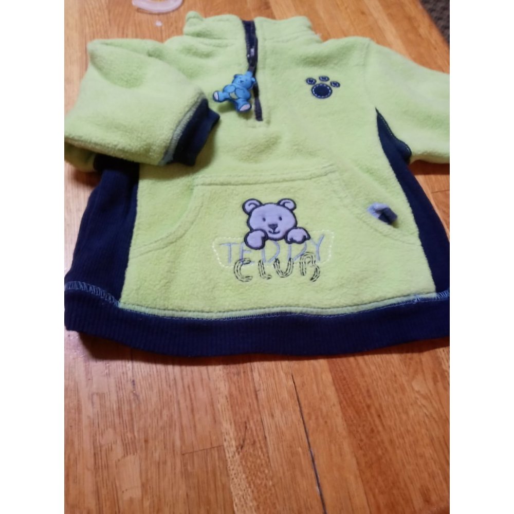 Vitamins Kids pull over sweater with bears. Sz. 6-9 months